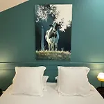Pensión La Petite Maison De - Privées - 5 étoiles Au Cœur Du Village