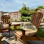 Pensión La Petite Maison De - Privées - 5 étoiles Au Cœur Du Village 5*