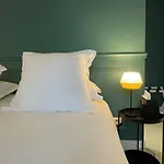 Pensión La Petite Maison De - Privées - 5 étoiles Au Cœur Du Village