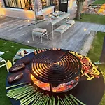 La Petite Maison De - Privées - 5 étoiles Au Cœur Du Village 5*