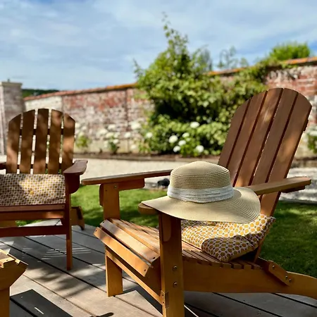 Gasthof La Petite Maison De Privees 5 Etoiles Au Coeur Du Village 5*