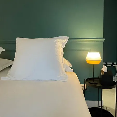 Πανσιόν La Petite Maison De - Derniere Minute -chambre Dans 5 Etoiles Au Coeur Du Village