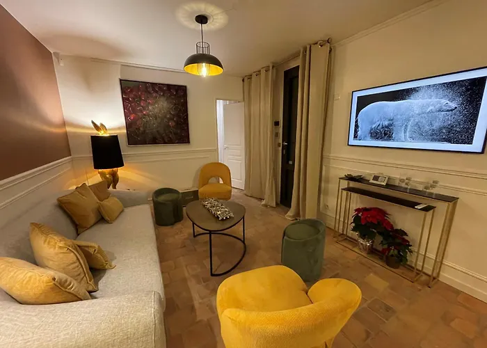 Pensjonat La Petite Maison De - Privees - 5 Etoiles Au Coeur Du Village 5*