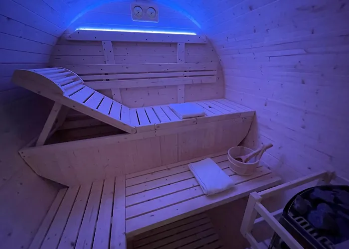 La Petite Maison De - Privées - 5 étoiles Au Cœur Du Village 5*