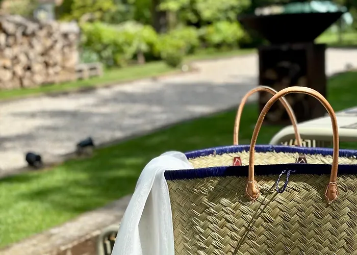 Pensión La Petite Maison De - Privées - 5 étoiles Au Cœur Du Village Giverny