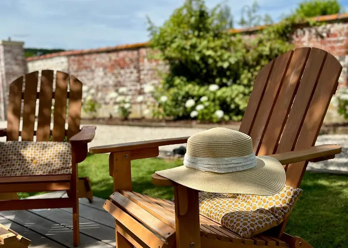 Pensjonat La Petite Maison De - Privees - 5 Etoiles Au Coeur Du Village 5*