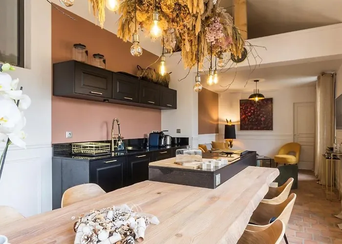 La Petite Maison De - Privees - 5 Etoiles Au Coeur Du Village Pensjonat 5*