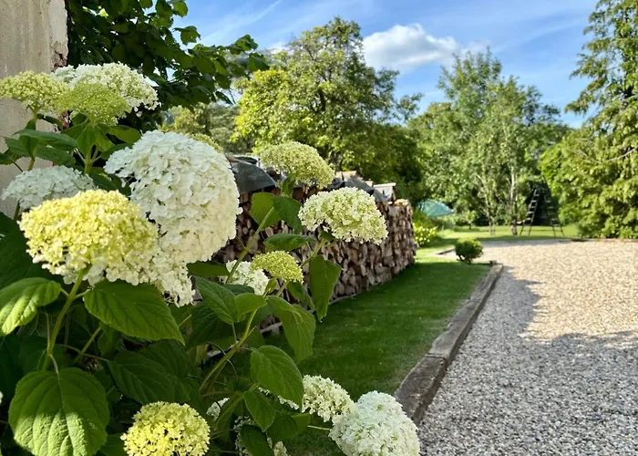 La Petite Maison De - Privées - 5 étoiles Au Cœur Du Village Pensión 5*